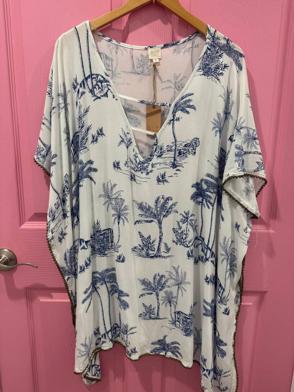 NEW OCEAN DRIVE women's island landscape coverup in white